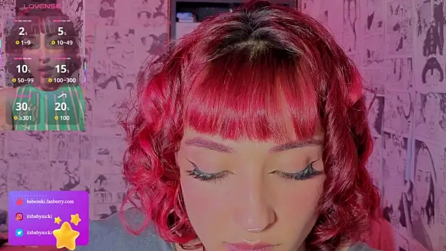 Snapshot of NickiYoung chatting on April 16, 11:29 pm NickiYoung online show from April 16, 11:29 pm