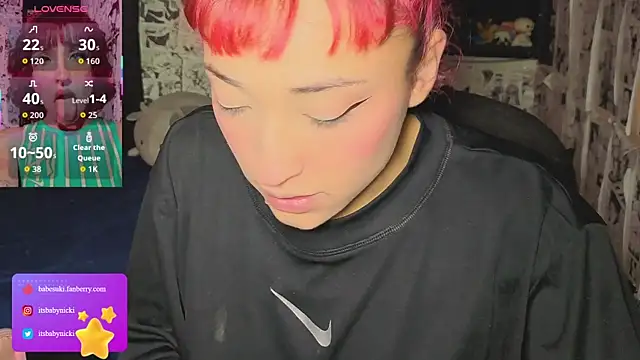 Snapshot of NickiYoung chatting on May 28, 2:03 pm NickiYoung online show from May 28, 2:03 pm