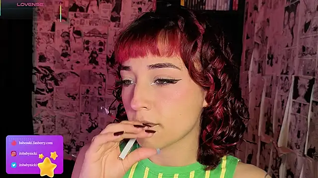 Snapshot of NickiYoung chatting on June 3, 3:17 pm NickiYoung online show from June 3, 3:17 pm