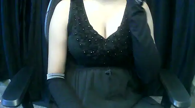 Snapshot of hot-niti chatting on February 11, 10:07 pm hot-niti online show from February 11, 10:07 pm