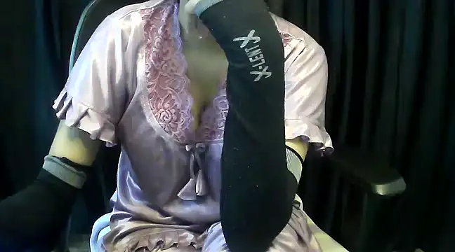 Snapshot of hot-niti chatting on March 11, 11:48 pm hot-niti online show from March 11, 11:48 pm