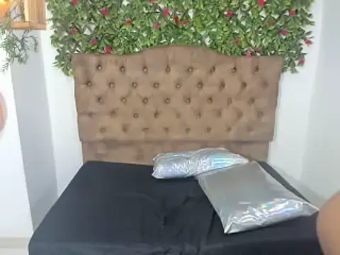 Snapshot of Natasha69 chatting on January 8, 6:09 am Natasha69 online show from January 8, 6:09 am