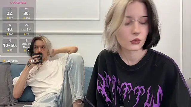 Snapshot of VeryRare_TwinS chatting on December 19, 4:41 am VeryRare TwinS online show from December 19, 4:41 am