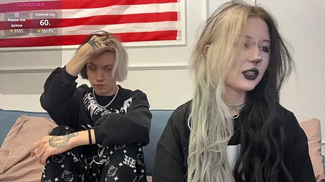 Snapshot of VeryRare_TwinS chatting on February 22, 1:51 am VeryRare TwinS online show from February 22, 1:51 am