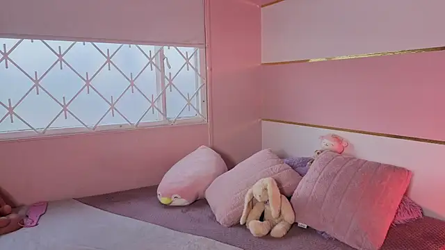 Charlotte  Miller online show from November 14, 11:53 am