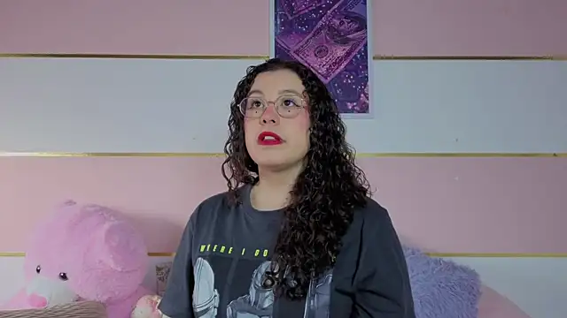 Charlotte  Miller online show from December 15, 11:58 am