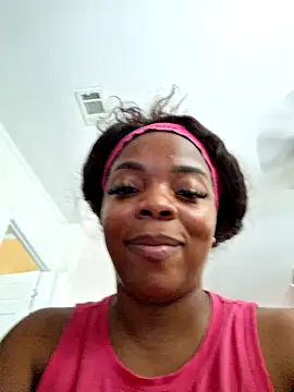 Snapshot of Sade_summer chatting on February 5, 5:53 pm Sade summer online show from February 5, 5:53 pm