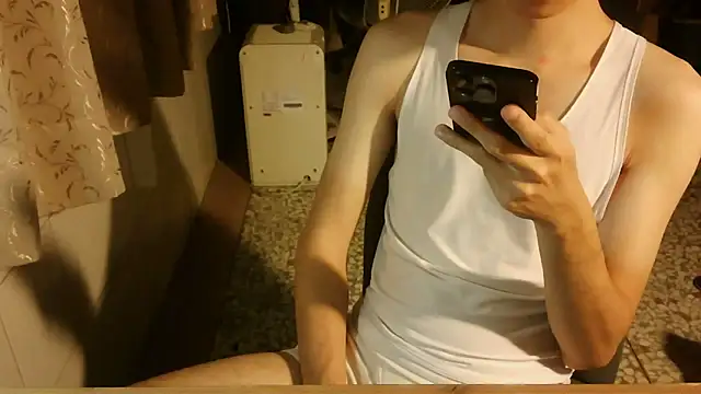 Snapshot of KYU890428 chatting on March 8, 4:33 pm KYU890428 online show from March 8, 4:33 pm