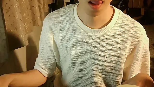 Snapshot of KYU890428 chatting on April 9, 5:07 pm KYU890428 online show from April 9, 5:07 pm