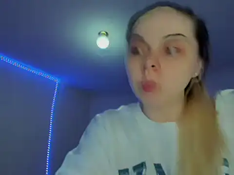 HappyIva online show from March 4, 3:44 am