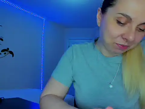 HappyIva online show from March 16, 1:17 am