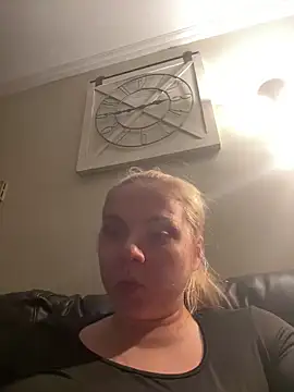 HappyIva online show from November 24, 10:15 am