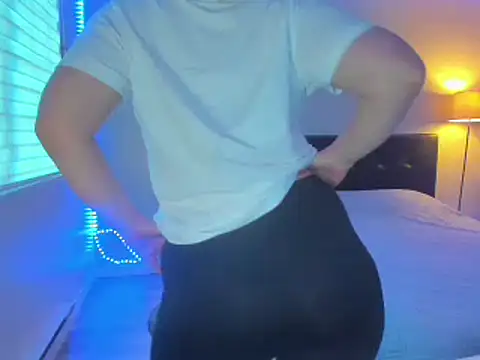 HappyIva online show from December 2, 5:30 pm