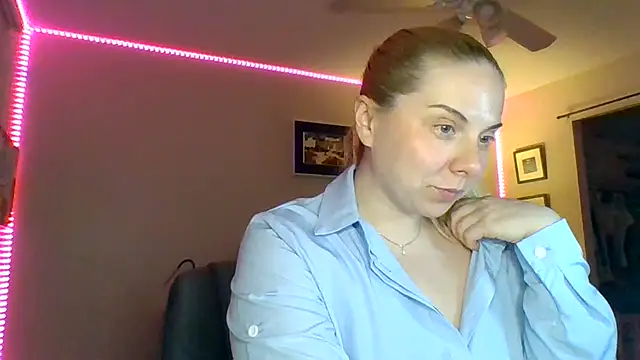 HappyIva online show from December 5, 12:52 am