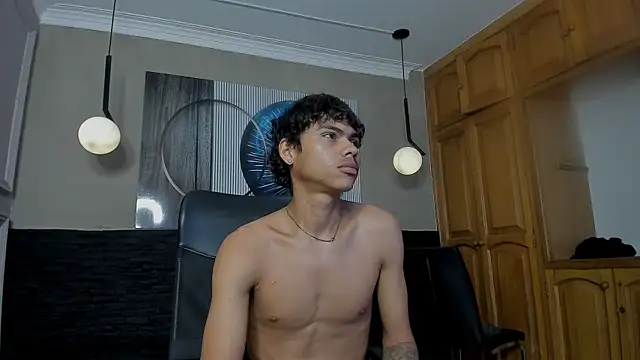 Snapshot of adam_piarse01 chatting on February 9, 9:17 pm adam piarse01 online show from February 9, 9:17 pm