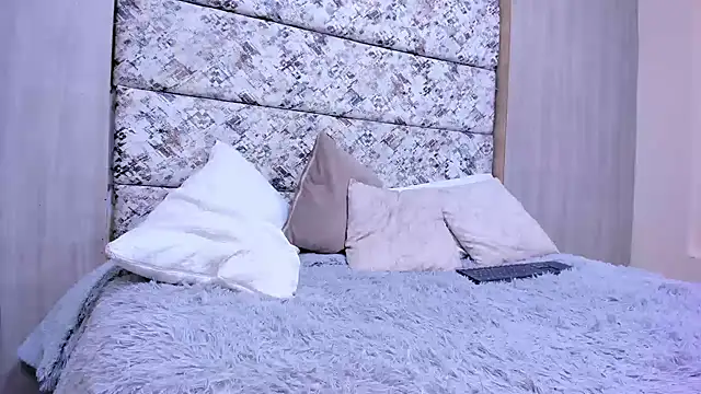 Snapshot of adam_piarse01 chatting on February 8, 8:01 pm adam piarse01 online show from February 8, 8:01 pm