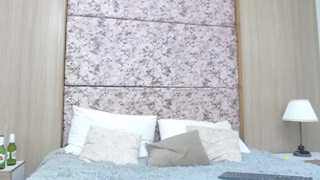 Snapshot of adam_piarse01 chatting on February 16, 12:18 am adam piarse01 online show from February 16, 12:18 am