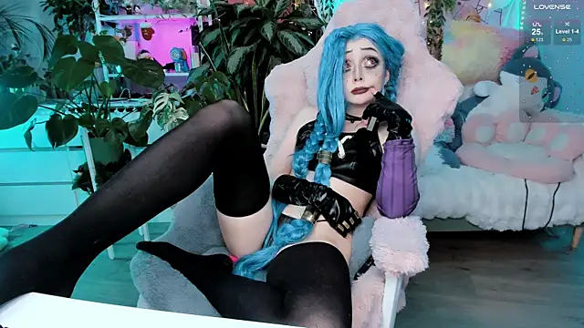 cutelittlepuff online show from February 8, 7:59 pm