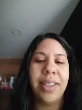 Snapshot of downsonMia chatting on May 14, 1:07 pm downsonMia online show from May 14, 1:07 pm