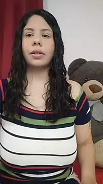 Snapshot of downsonMia chatting on May 15, 1:07 pm downsonMia online show from May 15, 1:07 pm