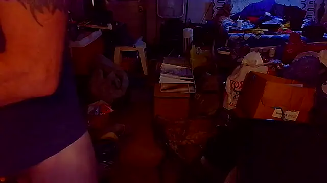 Snapshot of bluedragon0525 chatting on August 5, 8:06 am bluedragon0525 online show from August 5, 8:06 am
