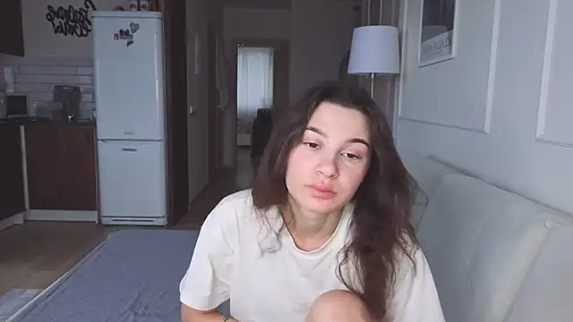 KristineEsme online show from November 27, 4:36 am