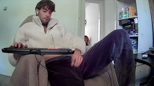 onesieboyx online show from October 2, 11:17 am