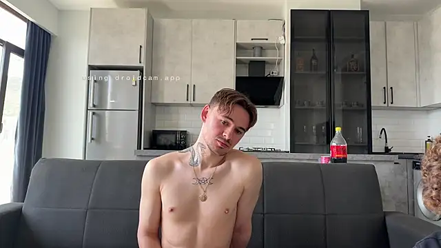 Snapshot of michael_sexdevil chatting on June 20, 9:34 am michael sexdevil online show from June 20, 9:34 am