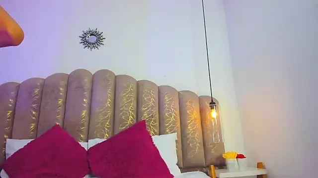 nayara macherano online show from December 2, 11:26 am