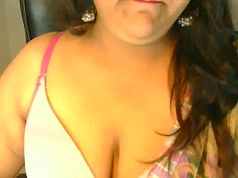 Snapshot of Jenny_lovee chatting on July 31, 11:31 am Jenny lovee online show from July 31, 11:31 am