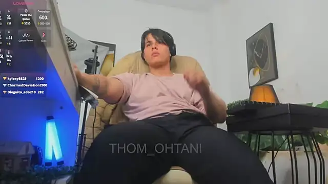 Snapshot of Thom_Ohtani chatting on June 20, 6:38 am Thom Ohtani online show from June 20, 6:38 am