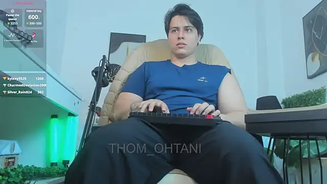 Snapshot of Thom_Ohtani chatting on June 25, 5:12 am Thom Ohtani online show from June 25, 5:12 am