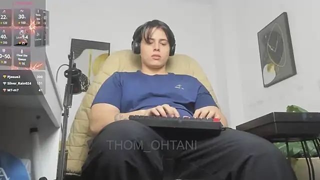 Snapshot of Thom_Ohtani chatting on July 8, 4:28 am Thom Ohtani online show from July 8, 4:28 am