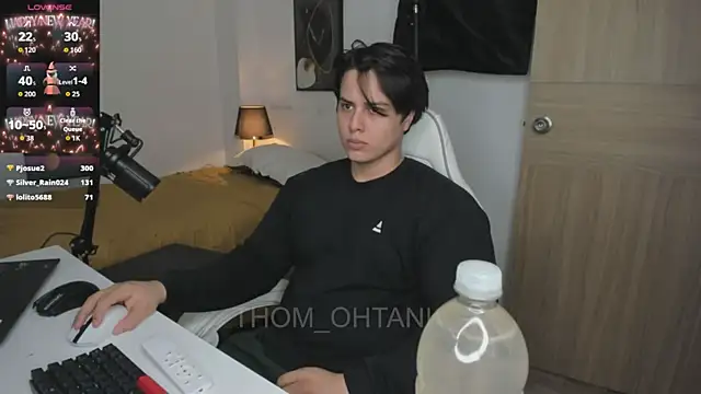 Snapshot of Thom_Ohtani chatting on July 14, 12:24 am Thom Ohtani online show from July 14, 12:24 am
