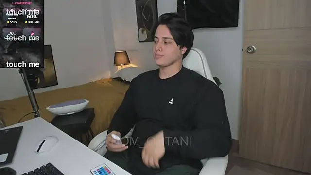 Snapshot of Thom_Ohtani chatting on July 14, 2:05 am Thom Ohtani online show from July 14, 2:05 am