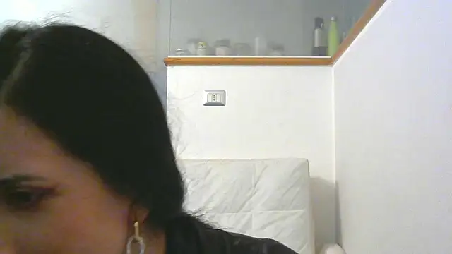 Snapshot of amabel_zambrano chatting on January 27, 8:40 am amabel zambrano online show from January 27, 8:40 am