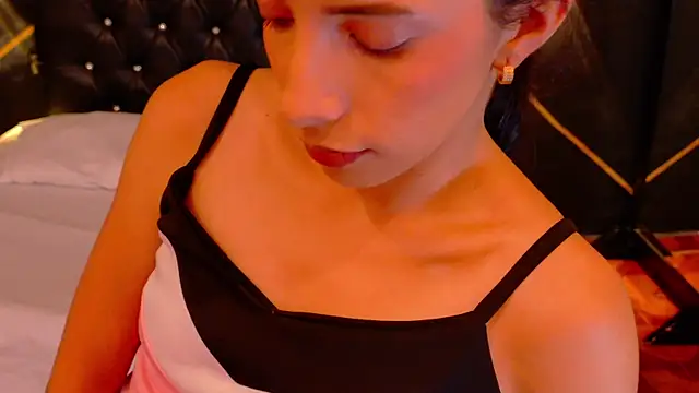 Snapshot of amabel_zambrano chatting on May 27, 9:28 am amabel zambrano online show from May 27, 9:28 am