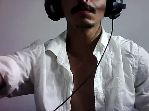 MagrinhoSaradoo online show from November 2, 12:35 am