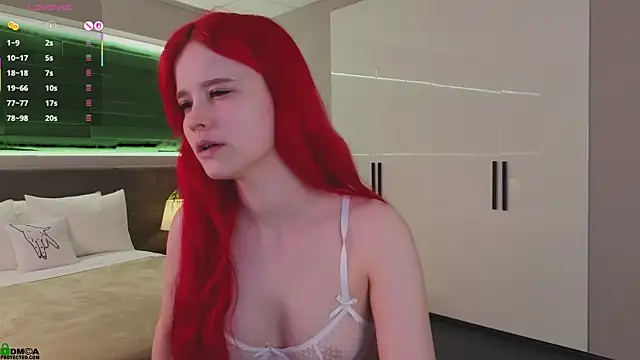 Rina Red online show from November 16, 1:33 am