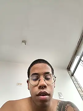 Snapshot of THEGOATHL chatting on October 5, 8:29 pm THEGOATHL online show from October 5, 8:29 pm