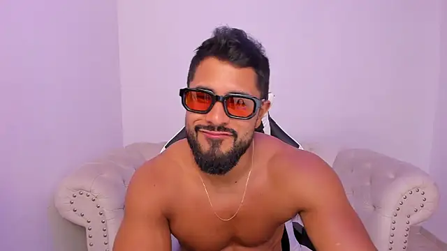 Santiago huntt online show from March 13, 9:10 pm