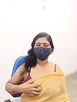 Snapshot of Lucky-Deepthi chatting on February 28, 10:28 pm Lucky-Deepthi online show from February 28, 10:28 pm