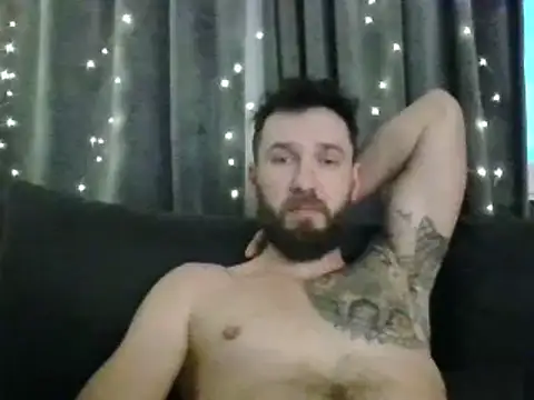 Snapshot of realdilf chatting on January 10, 7:35 am realdilf online show from January 10, 7:35 am