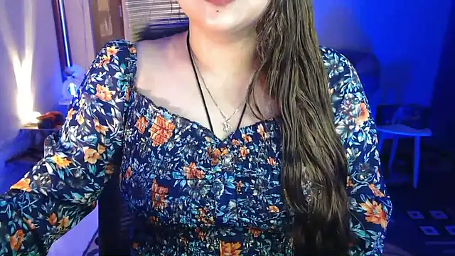 Snapshot of Mitikaa chatting on May 18, 1:39 pm Mitikaa online show from May 18, 1:39 pm
