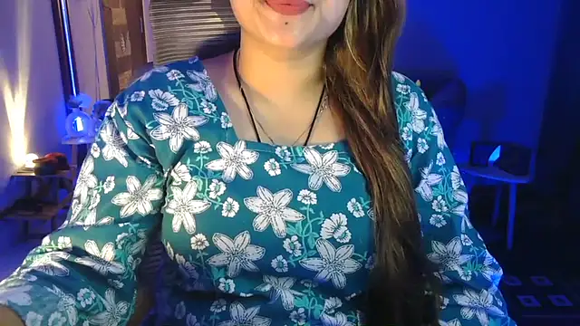 Snapshot of Mitikaa chatting on May 24, 2:55 pm Mitikaa online show from May 24, 2:55 pm