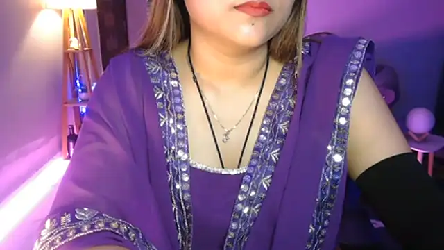 Snapshot of Mitikaa chatting on June 16, 1:58 pm Mitikaa online show from June 16, 1:58 pm
