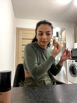 Snapshot of NNNoire chatting on October 25, 8:22 am NNNoire online show from October 25, 8:22 am