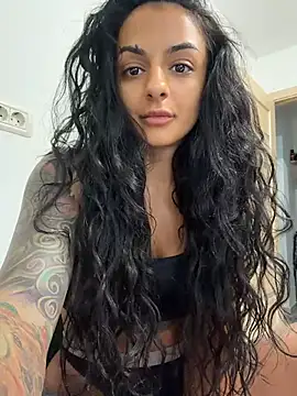 NNNoire online show from July 28, 10:10 am