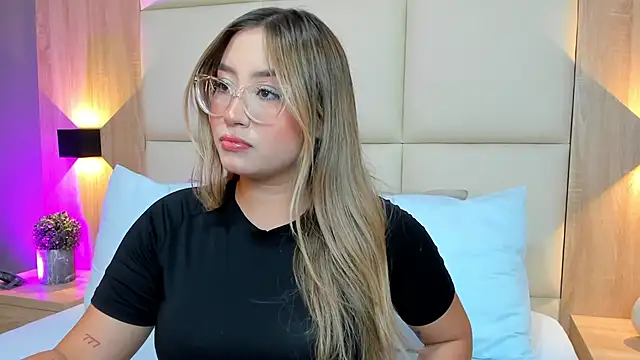 Snapshot of antonella_cutie_ chatting on October 20, 12:38 pm antonella cutie online show from October 20, 12:38 pm