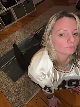 kittiekatieyogi online show from February 20, 1:03 am